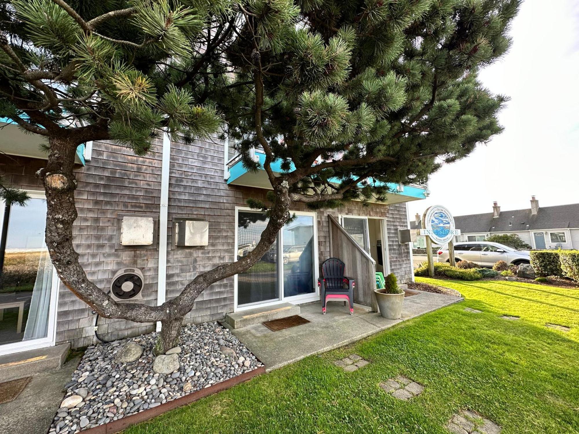 Inn At The Shore Seaside Exterior photo