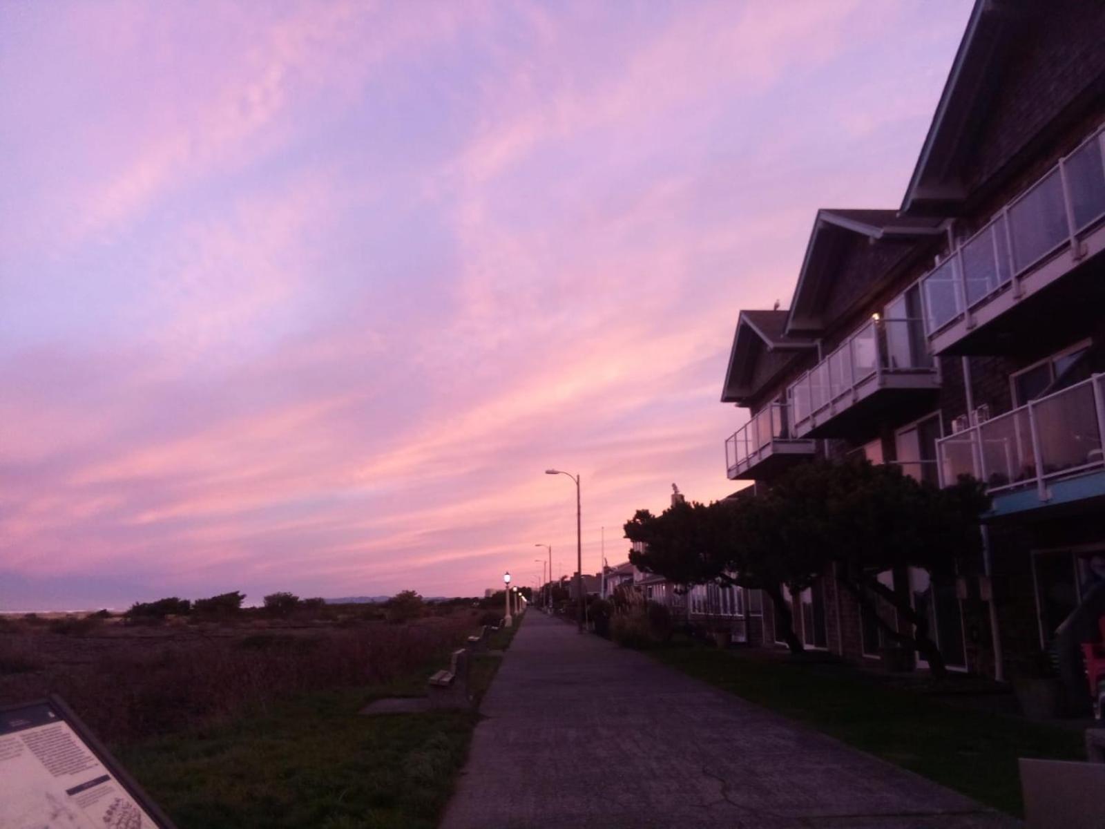 Inn At The Shore Seaside Exterior photo